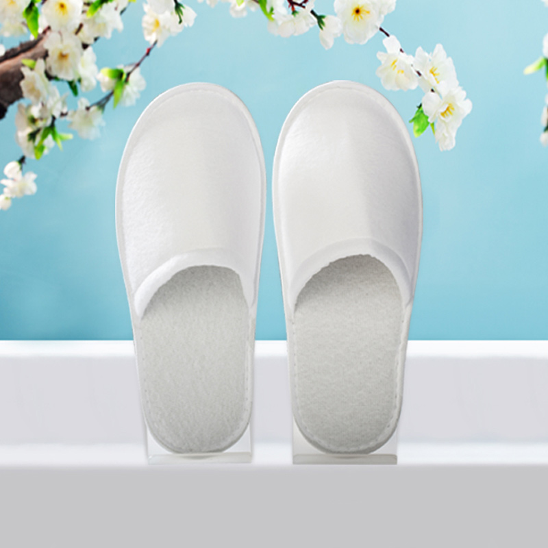 H-Shaped White Edge Plus Size Plush Slippers